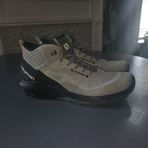 Salomon Men's Gray and Black Hiking Shoes